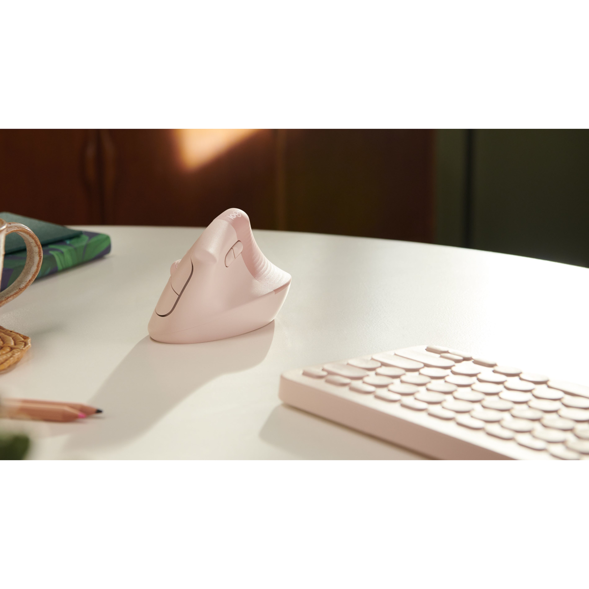 Mouse Logitech LIFT VERTICAL Bluetooth/2.4 GHz óptico 4000 DPI 6 botones ergonómico Grafito (910-006466)