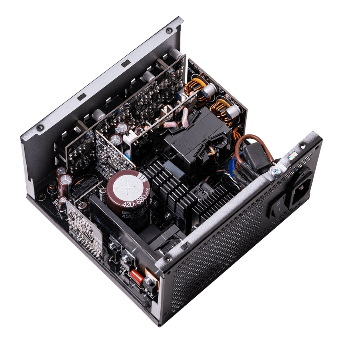 Fuente de Poder Gaming XPG Core Reactor 650 W 80 PLUS Gold (COREREACTOR650G-BKCUS)